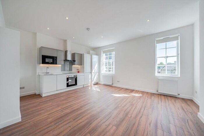 Studio To Rent In Bank Chambers, Woking, Surrey, GU21