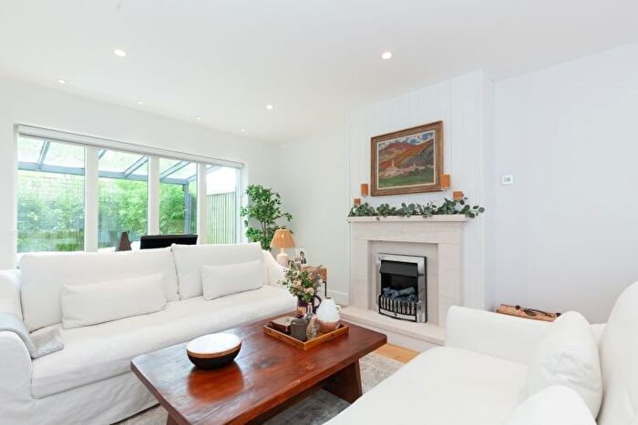 4 Bedroom Detached House To Rent In Hernes Crescent, Oxford, OX2