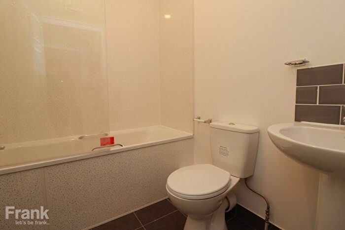 2 Bedroom Detached House To Rent In Tennyson Road, Southampton, SO17