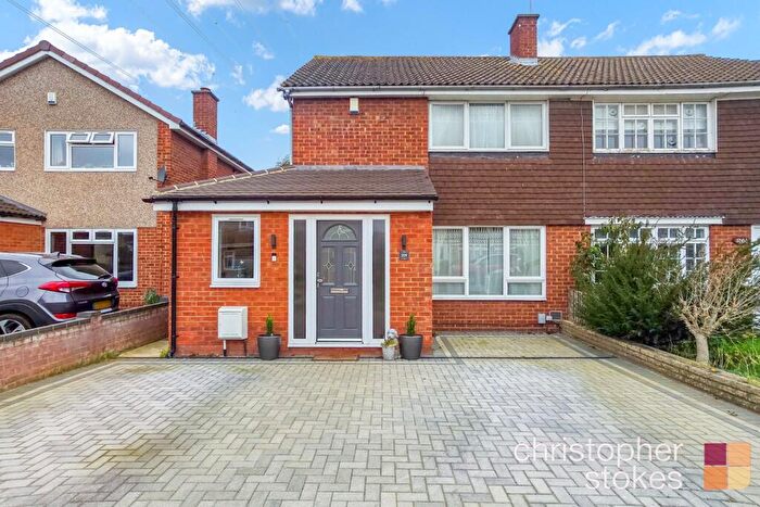 3 Bedroom Semi Detached House For Sale In Perrysfield Road, Cheshunt, Hertfordshire, EN8