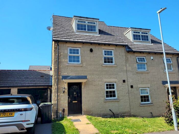 3 Bedroom Semi-Detached House To Rent In Norfolk Avenue, Ferndale, Huddersfield, HD2