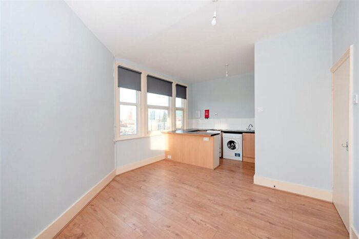 1 Bedroom Apartment To Rent In New Cross Road, London, SE14