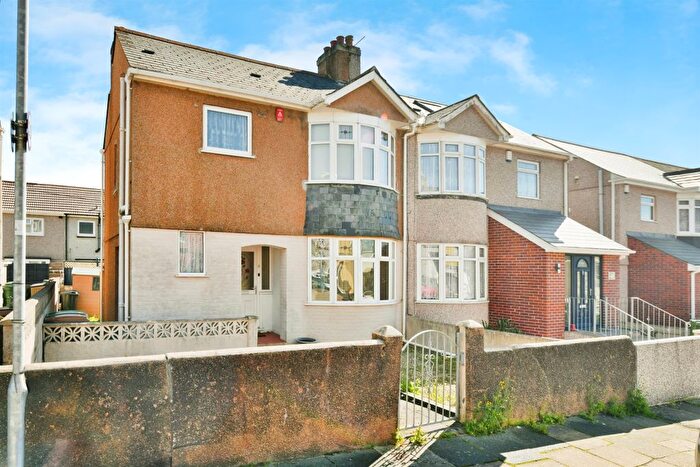 3 Bedroom Semi-Detached House For Sale In Hirmandale Road, Plymouth, PL5