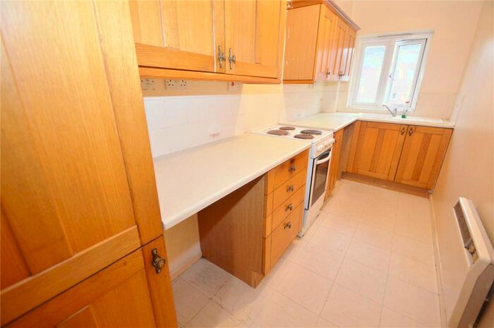 2 Bedroom Apartment To Rent In Maplin Park, Slough, Berkshire, SL3