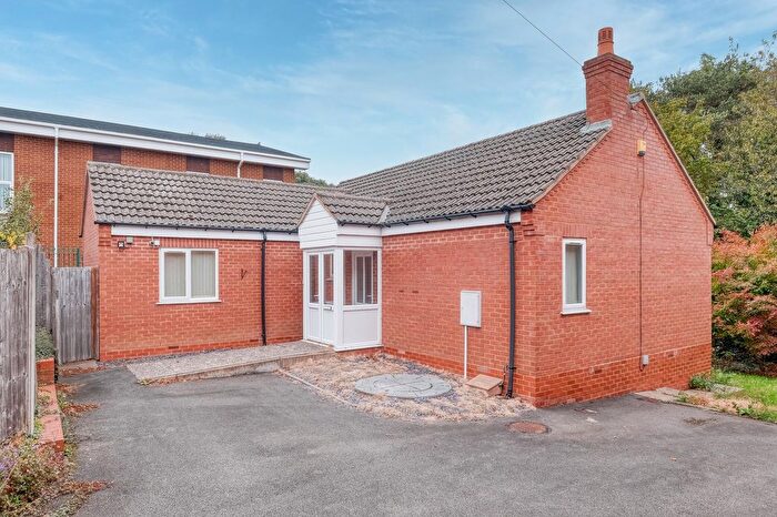 2 Bedroom Detached House For Sale In Evesham Road, Redditch, B97