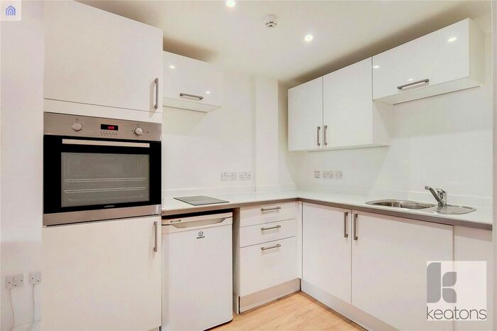 Studio To Rent In New Cross Road, London, SE14