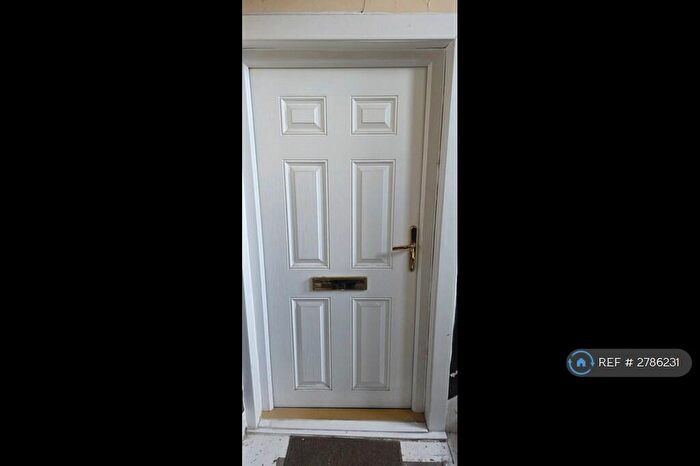 2 Bedroom Flat To Rent In Mccallum Avenue, Glasgow, G73