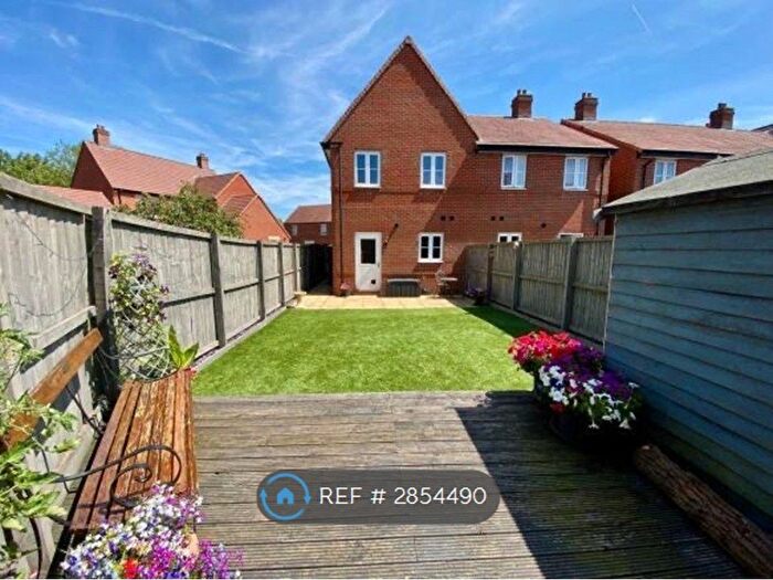 2 Bedroom Semi Detached House To Rent In Chapelfield Grove, Nottingham, NG13