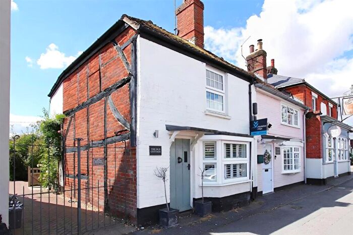 2 Bedroom End Of Terrace House To Rent In High Street, Stockbridge, SO20
