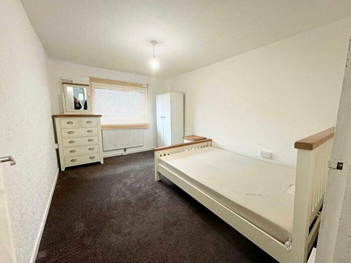 1 Bedroom Flat To Rent In Sycamore Close, London, E16