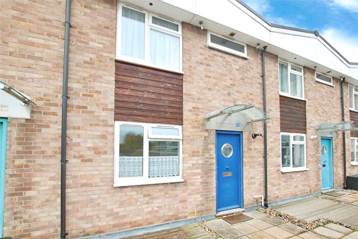 2 Bedroom Flat To Rent In The Vineyards, Great Baddow, Chelmsford, Essex, CM2
