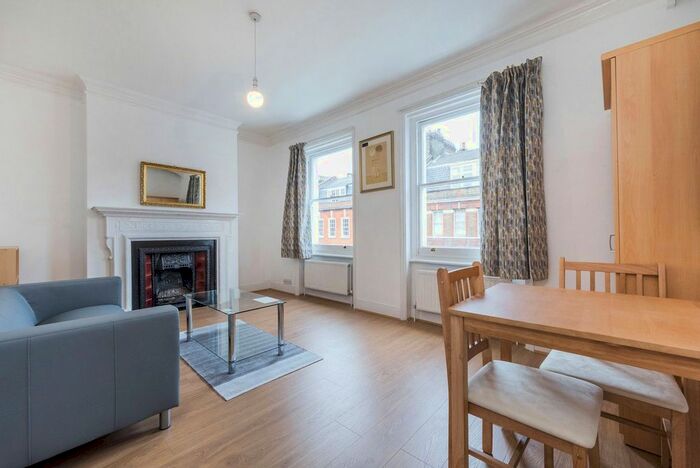 1 Bedroom Flat To Rent In Great Titchfield Street, Fitzrovia, London, W1W