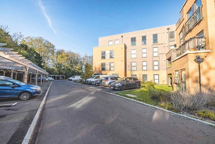 1 Bedroom Apartment For Sale In Cornwall Gardens, Taplow, SL6