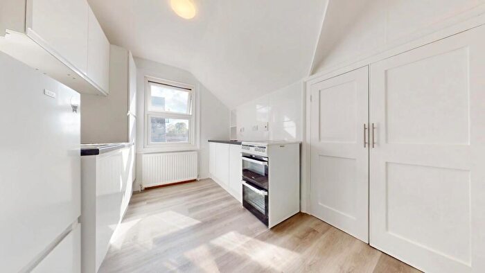2 Bedroom Flat To Rent In Tower Road, Dartford, Kent, DA1