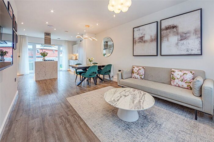 4 Bedroom Detached House For Sale In Sycamore Square, Shenley, Radlett, Hertfordshire, WD7