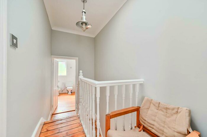 2 Bedroom End Of Terrace House To Rent In Castlands, Catford, London, SE6