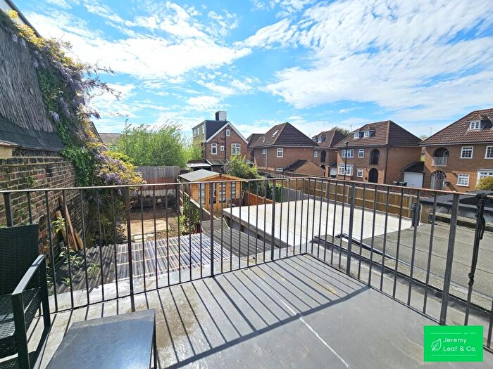 2 Bedroom Cottage To Rent In Fortis Green, East Finchley, N2