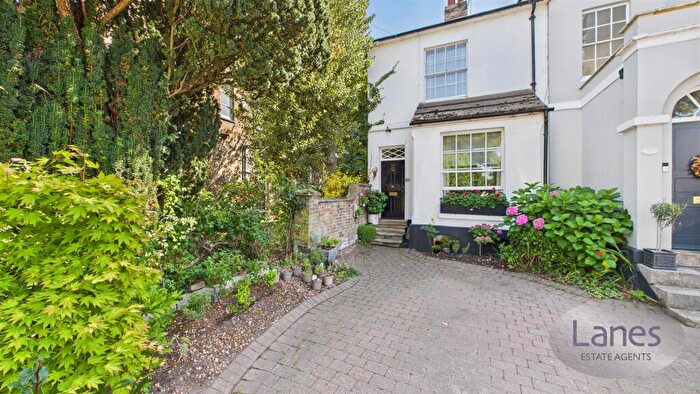 3 Bedroom End Of Terrace House For Sale In North Road, Hertford, SG14