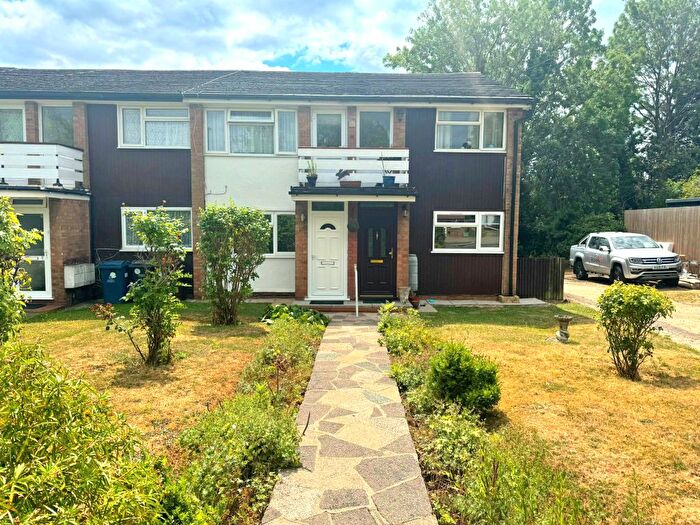 2 Bedroom Maisonette To Rent In Fontwell Close, Harrow, HA3