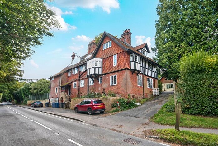 2 Bedroom Flat To Rent In Petworth Road Haslemere, GU27