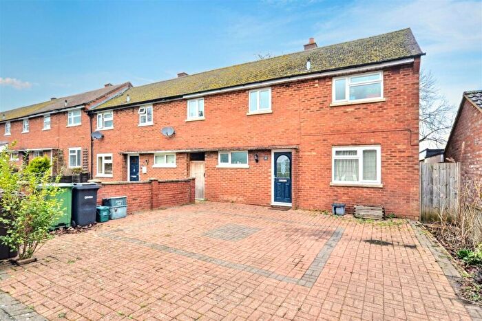 3 Bedroom End Of Terrace House For Sale In Cavan Drive, St. Albans, AL3