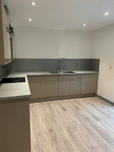 3 Bedroom Town House To Rent In Berrystorth Close, Sheffield, S14