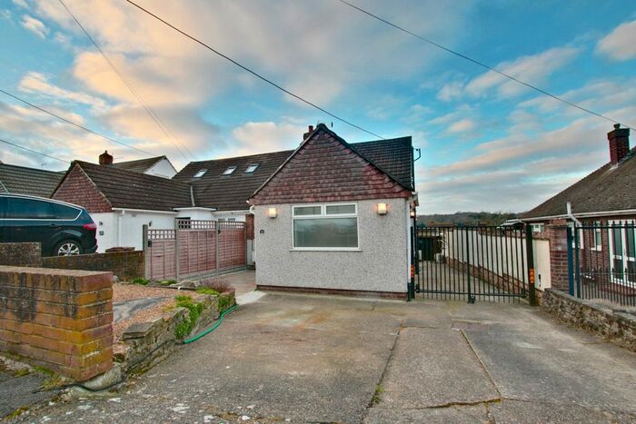 4 Bedroom Semi-Detached Bungalow To Rent In Victoria Hill Road, Hextable, Swanley, BR8