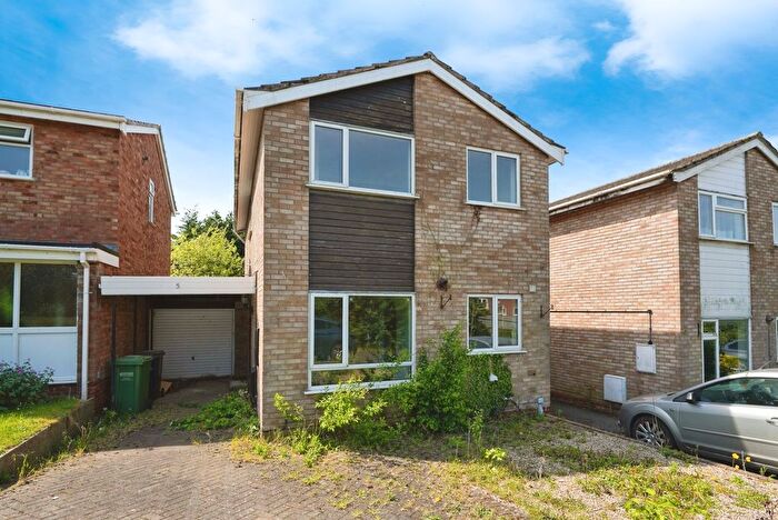3 Bedroom Detached House For Sale In Drakes Lea, Evesham, Worcestershire, WR11