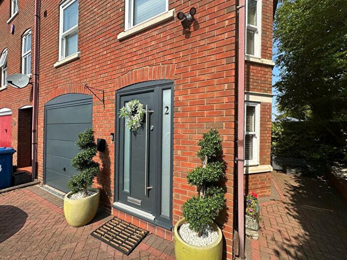 4 Bedroom Semi-Detached House To Rent In Kensington Drive, Tamworth, B79