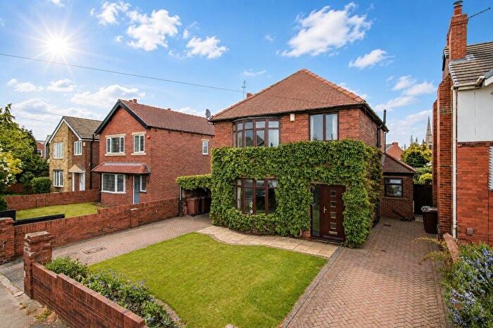 3 Bedroom Detached House For Sale In Kingsway, Ossett, WF5