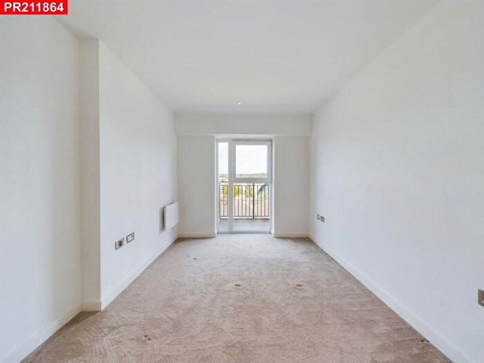 2 Bedroom Flat To Rent In Beaufort Square, Colindale, – Bedrooms Flat, NW9