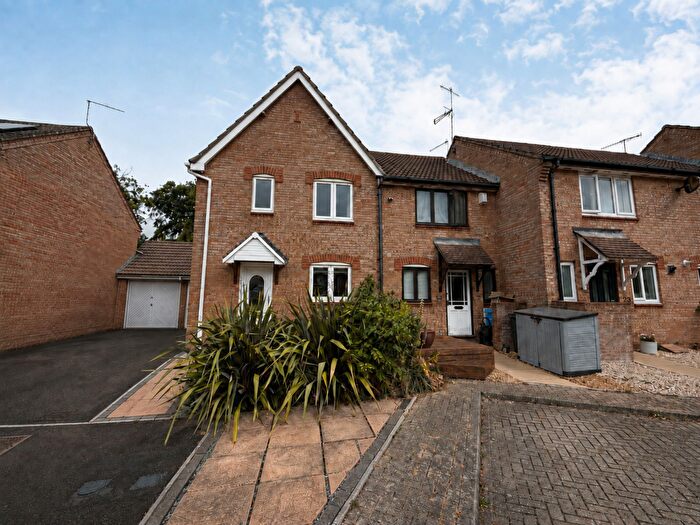 3 Bedroom Terraced House For Sale In Doulton Gardens, Whitecliff, Poole, BH14