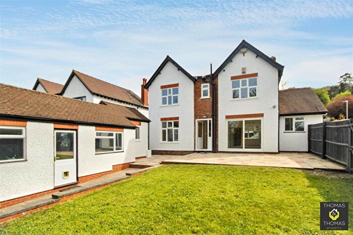 5 Bedroom Detached House For Sale In Stroud Road, Gloucester, GL4