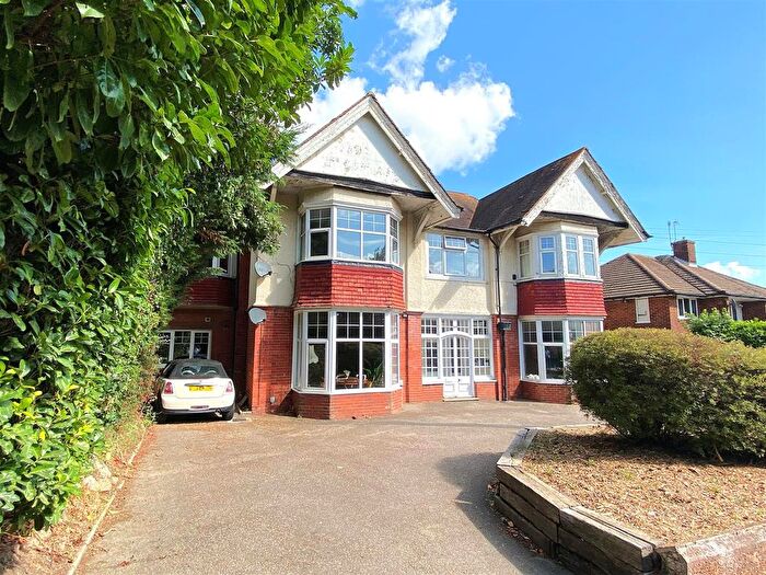 1 Bedroom Flat For Sale In De La Warr Road, Bexhill-On-Sea, TN40