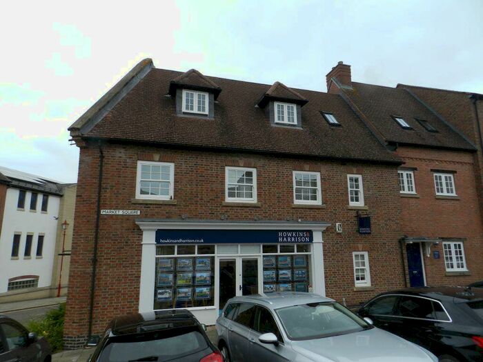 2 Bedroom Flat To Rent In Town Centre, NN11