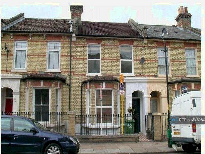 2 Bedroom Flat To Rent In Maxted Road, London, SE15