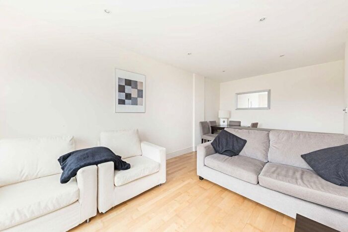 2 Bedroom Flat To Rent In Chiswick High Road, London, W4
