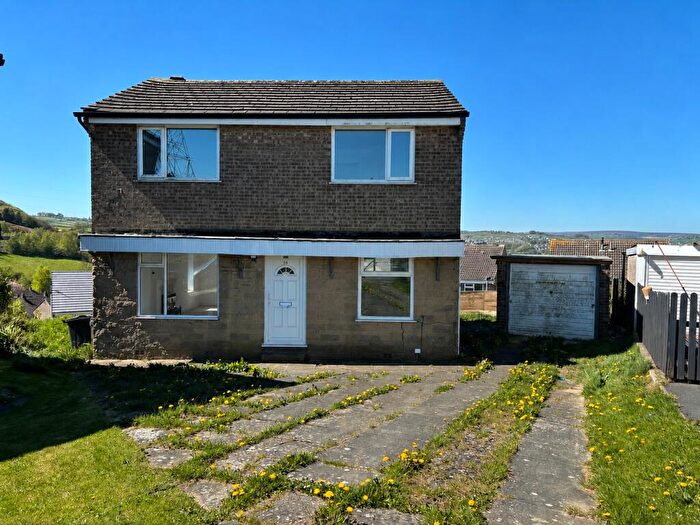 4 Bedroom Detached House For Sale In Aspen Close, Keighley, BD21