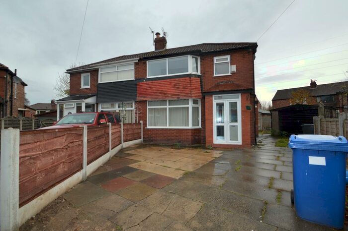 3 Bedroom Semi-Detached House To Rent In Windsor Avenue, Whitefield, Manchester, M45