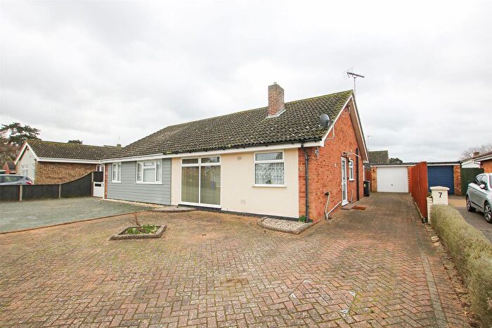 2 Bedroom Semi Detached Bungalow For Sale In Andrew Road, Newmarket, CB8