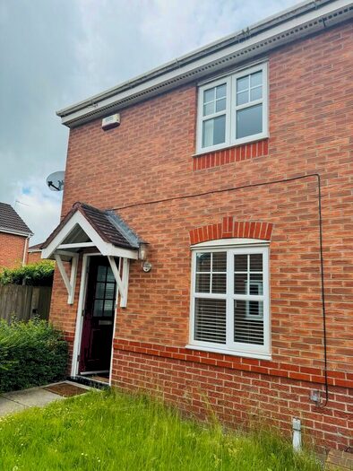 3 Bedroom End Of Terrace House To Rent In Woodseaves Close, Irlam, Manchester., M44
