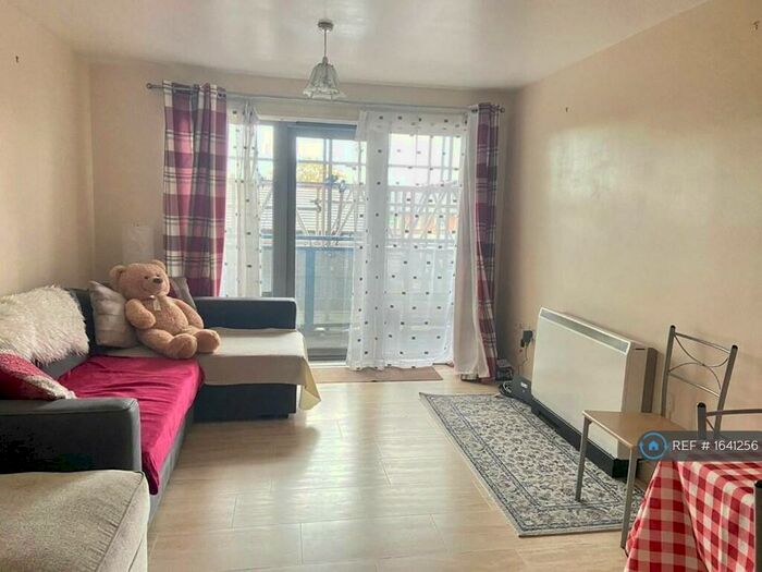 2 Bedroom Flat To Rent In Norwood Road, Reading, RG1