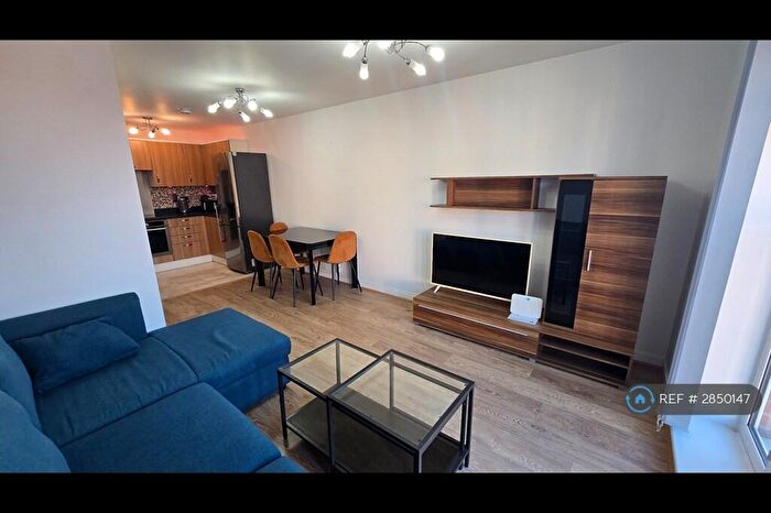 1 Bedroom Flat To Rent In Field House, Morden, SM4