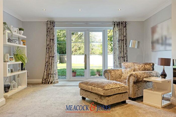 5 Bedroom Detached House For Sale In Harpers Lane, Doddinghurst, Brentwood, CM15