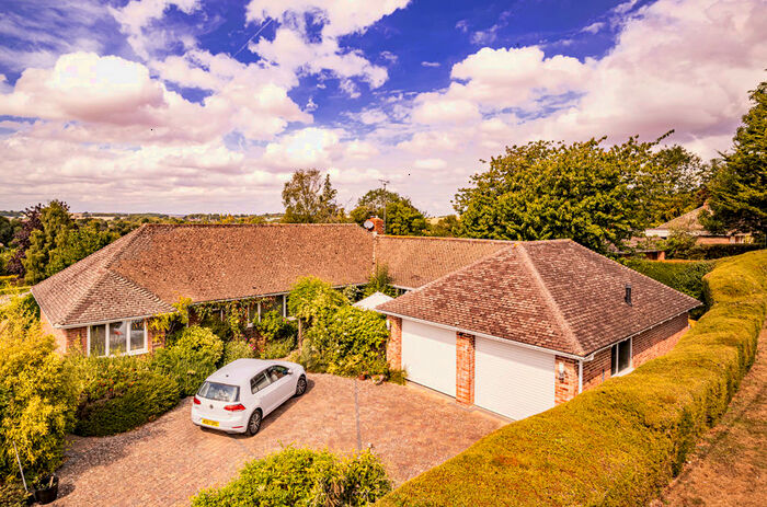 4 Bedroom House For Sale In Mantry, Compton, RG20