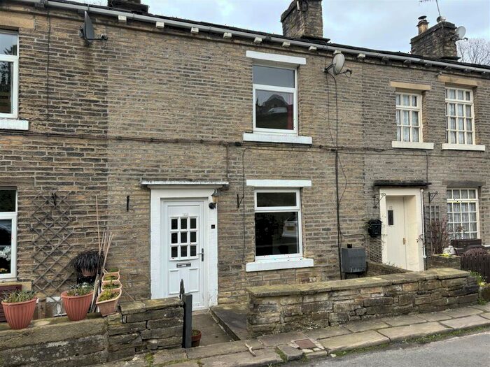 Houses for sale & to rent in HX2 7TS, Luddendenfoot Halifax