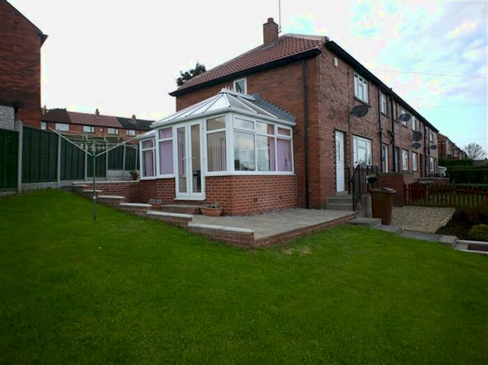2 Bedroom End Of Terrace House To Rent In Standale Crescent, Pudsey, LS28