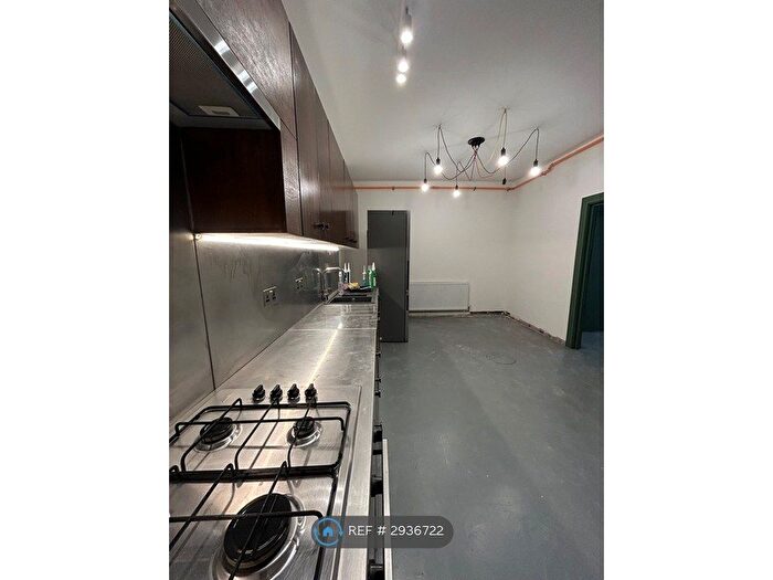 4 Bedroom Flat To Rent In Enterprise House, London, E9