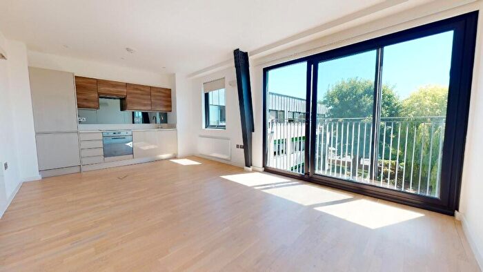 1 Bedroom Flat To Rent In Vale Road, Portslade, Brighton, BN41