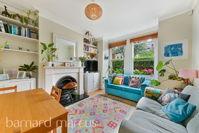 2 Bedroom Maisonette To Rent In Vanderbilt Road, London, SW18
